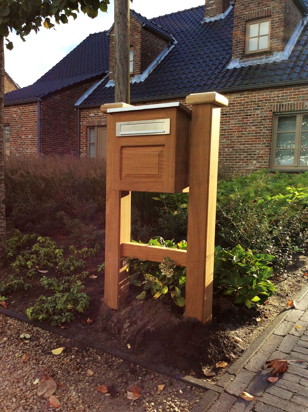 Houten brievenbus 2
